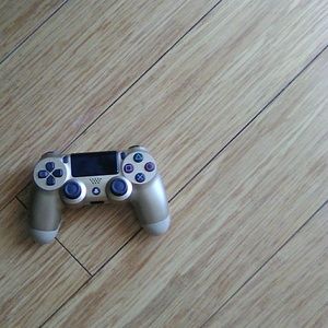PS4 dualshock controller